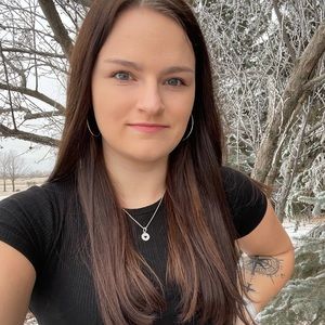 Meet your Posher, Avery